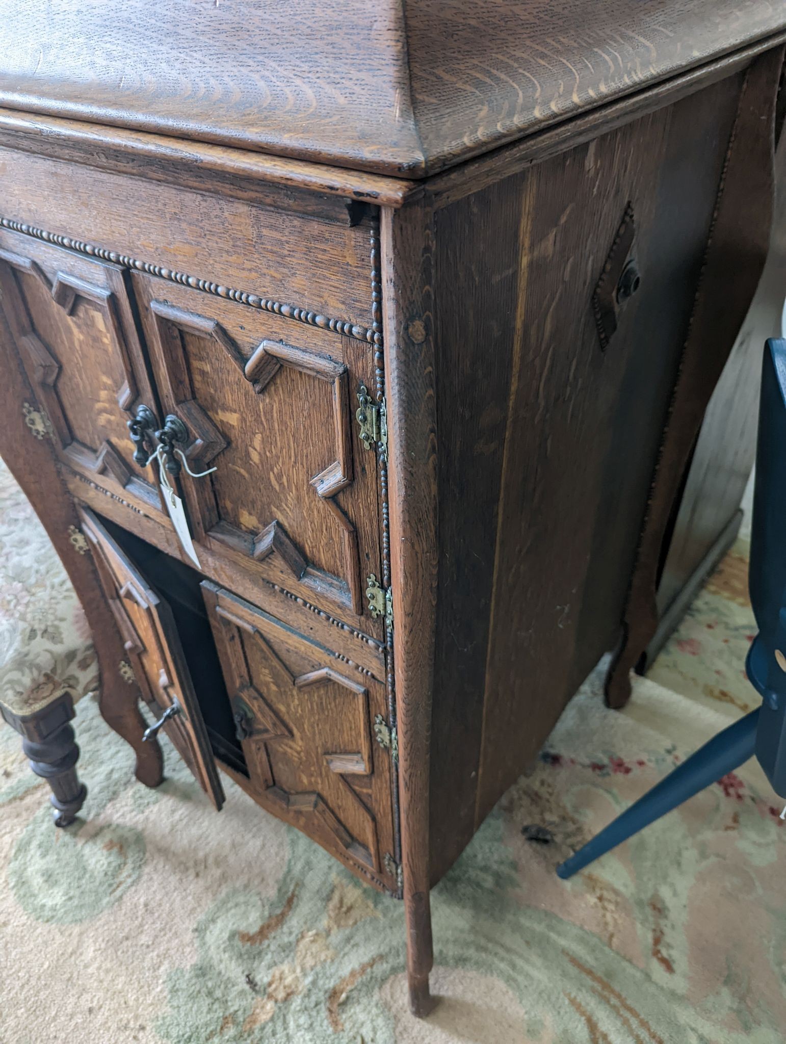 An early 20th century oak gramophone case (no record player), width 55cm, depth 60cm, height 102cm